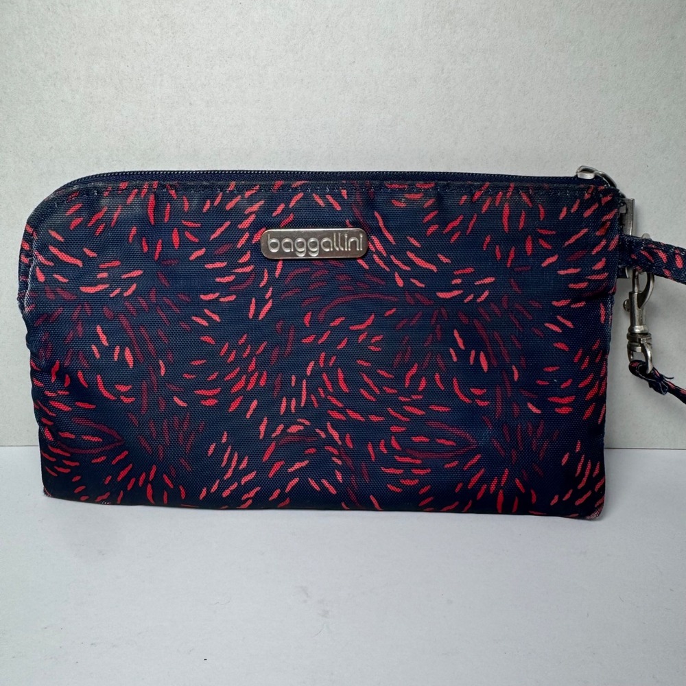 Baggallini Wristlet Wallet Navy Red Abstract Pattern RFID Protection Zip Closure